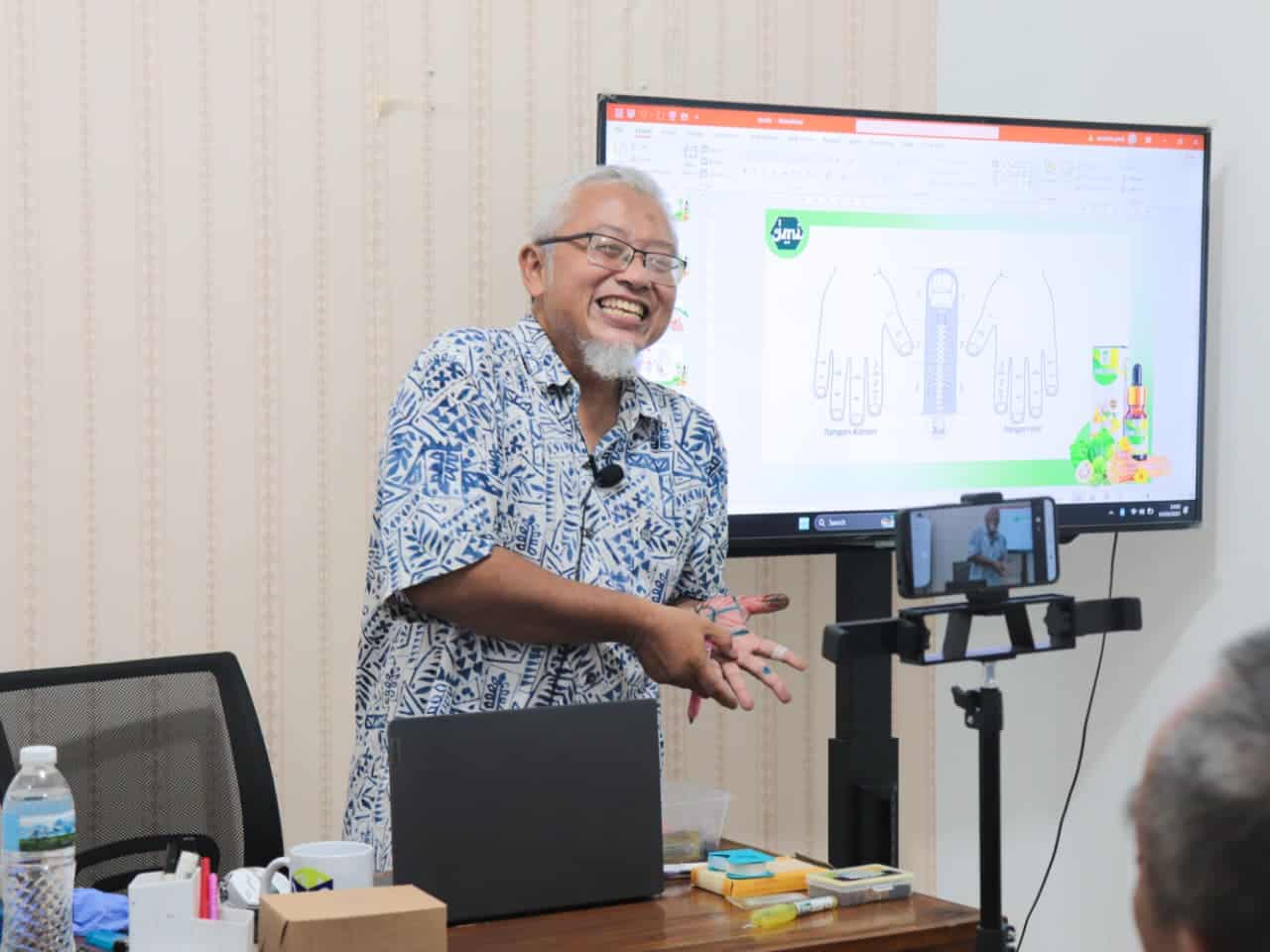 drg. Maulana Gatot Apryanto Guru Besar Sujok Indonesia dan pembimbing Green Holisticare